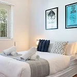 Stunning 2-Bedroom House In Leafy Claremont
