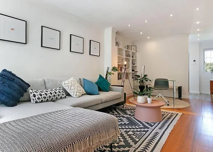 Stunning 2-Bedroom House In Leafy Claremont